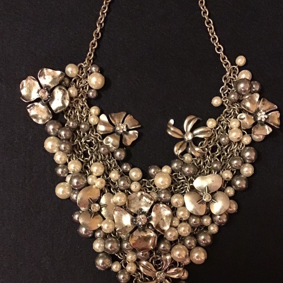 Jewelry - Bib Silver and Pearl Necklace